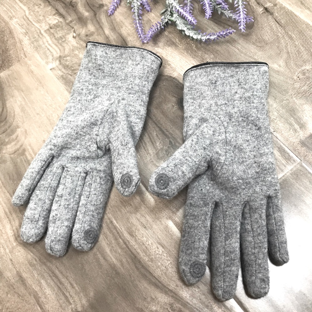 Classy & Cute Ladies Wool Bow Gloves - Picture 2 of 6